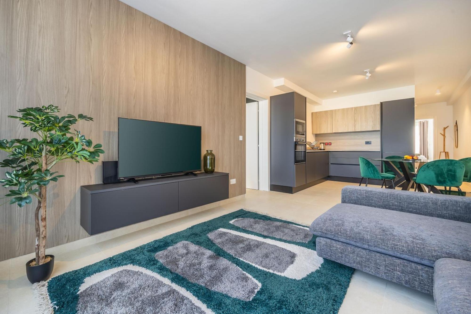 Sunlit Serenity Modern With Views Apartment